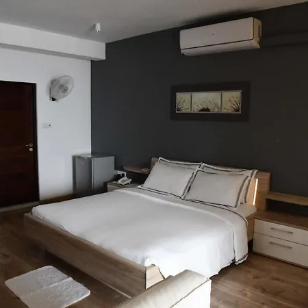 Ten30 Hikkaduwa Exterior photo